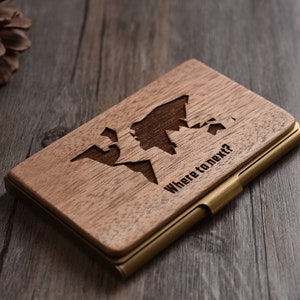 Custodia per biglietti da visita personalizzata, Custodia per carte in legno, Porta carte di credito in metallo, Regalo personalizzato, Regali per colleghi, Regalo per il padre, Regalo unico per lui/lei immagine 2