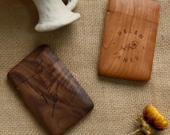 Estuche de madera personalizado para tarjetas de visita, tarjetero personalizado, regalo de oficina para el jefe, regalo personalizado para un compañero de trabajo, regalo de cumpleaños para un amigo.