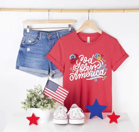 Women's GOD BLESS AMERICA Patriotic 4th Fourth of July Fireworks Graphic Tee T-shirt Plus Size avail 3X 3XL 4X 4XL