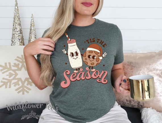 Women's TIS THE SEASON Christmas Limited Cute Retro Holiday Christmas Tee T-Shirt Graphic Tee Plus Size Avail in 3XL 4XL