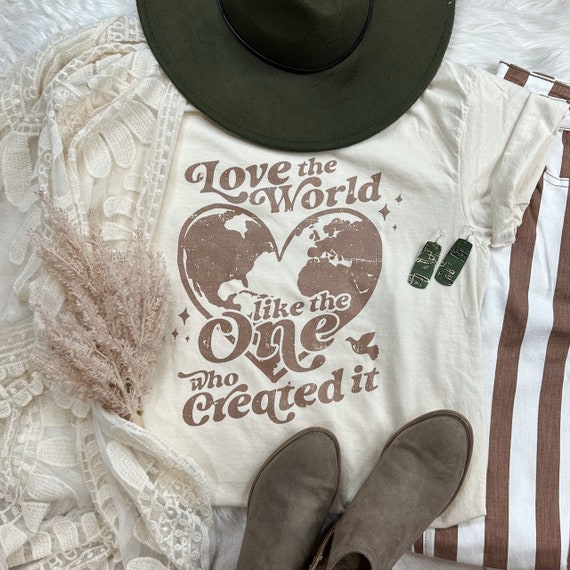 Women's LOVE THE WORLD Like The One Who Created It Tee Inspirational Faith Religion Christian T-Shirt Graphic Tee Plus Size 3X 3XL 4X 4XL