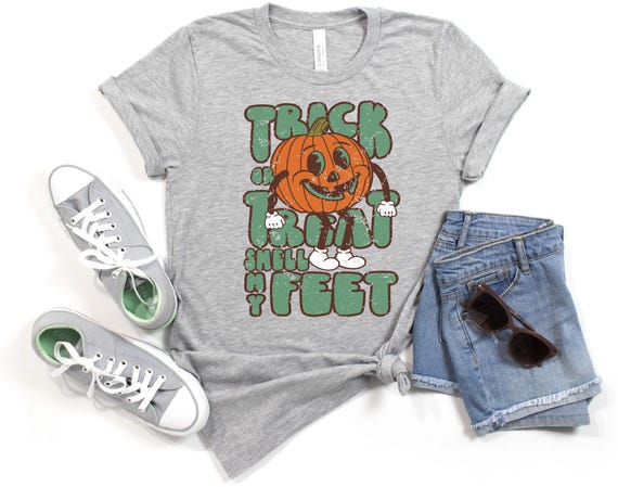 Women's Funny My TRICK OR TREAT Smell My Feet Halloween Humor Limited Tee T-Shirt Graphic Tee S - 3XL 4XL 5XL