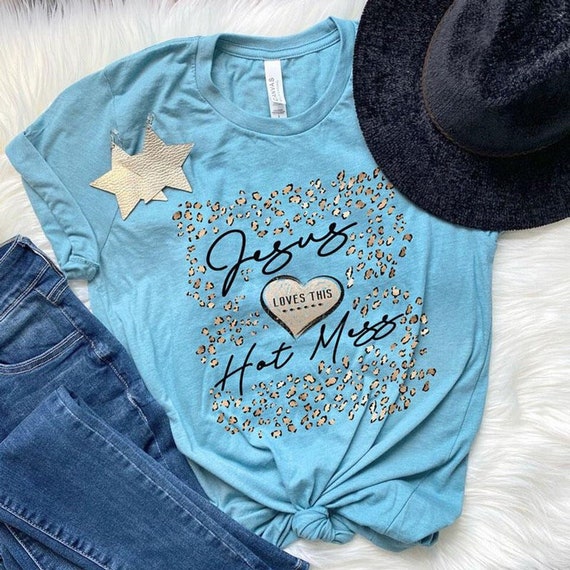 Women's JESUS Loves This HOT MESS Tee Fun Inspirational Faith Religion Christian T-Shirt Graphic Tee Plus Size 3X 3XL 4X 4XL