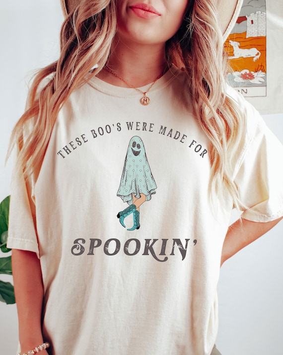 Women's THESE BOO'S Were Made For SPOOKIN Fall Country Cowgirl Western Halloween Limited Time Graphic Tee T-Shirt Plus Sizes up to 4X