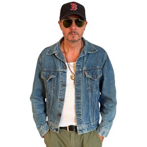 Size 42US / 52EU . Vintage 70s Levi’s Denim Jacket – 2 Pockets – Made in USA