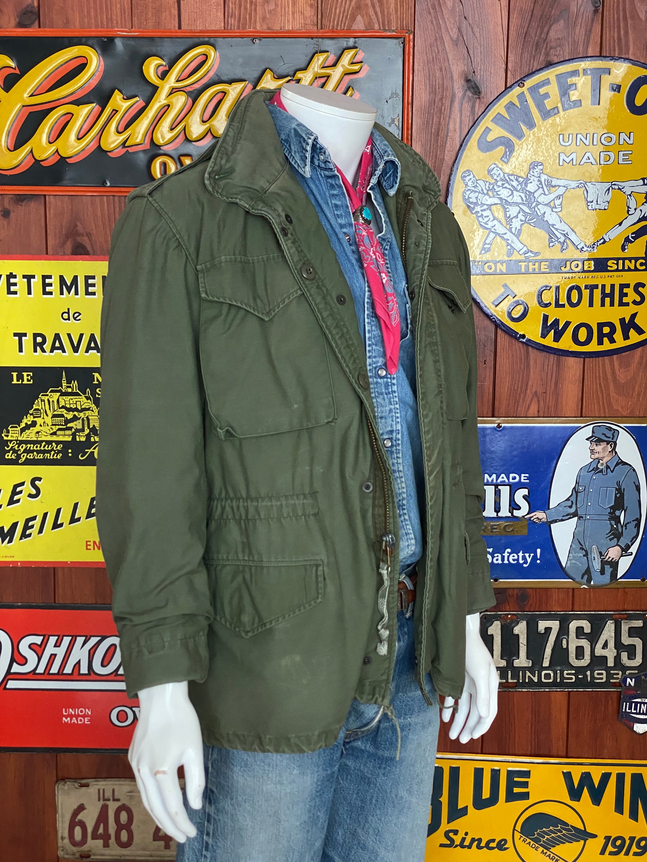 Vietnam Era USMC M-1965 M65 FIELD JACKET SIZE REGULAR MEDIUM