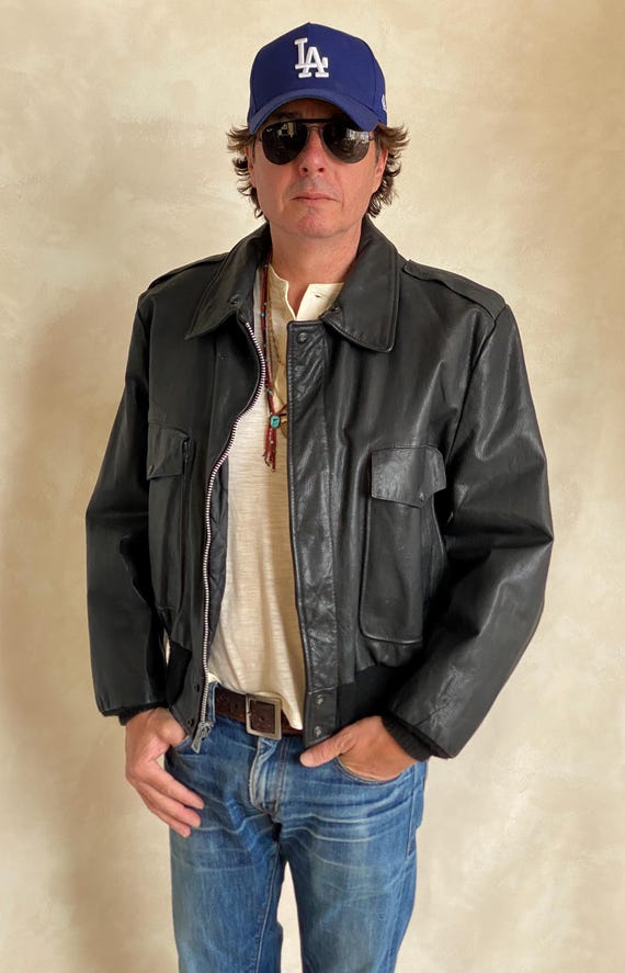 Vintage Black Leather Bomber Flight Jacket – Classic Aviator Style