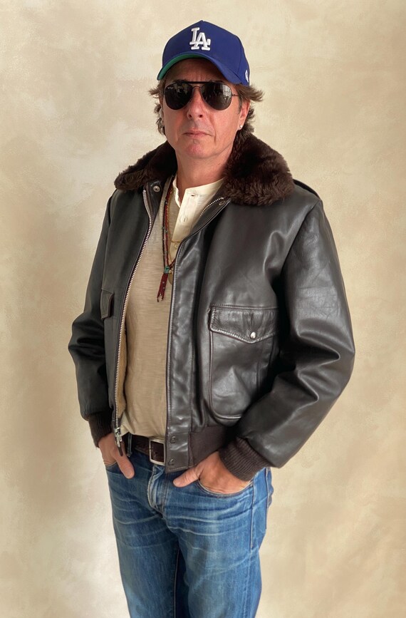 Size 40US (50EU). Vintage Leather Bomber Flight Jacket Made Size 40US (50EU). Vintage Leather Bomber Flight Jacket Made