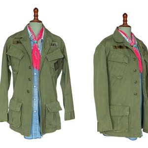 X Small. Authentic 1970 US Army Vintage tropical Vietnam  jungle jacket.