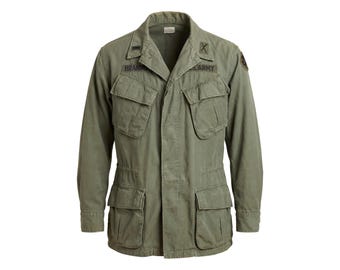 Med Reg. Autentica giacca da giungla vintage dell'esercito americano del 1968, usata in Vietnam.