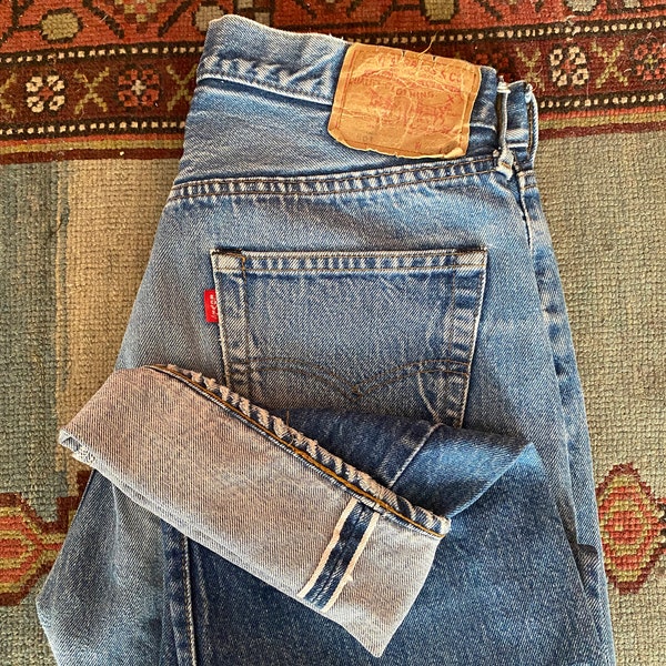 32 X 36 Authentique Levis 501 red line selvedge marquée 32 X 36 Fabriqué aux États-Unis