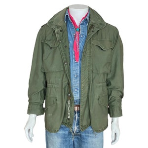 Small Reg. Authentic 1982 US Army  Vintage M-65 field jacket Military