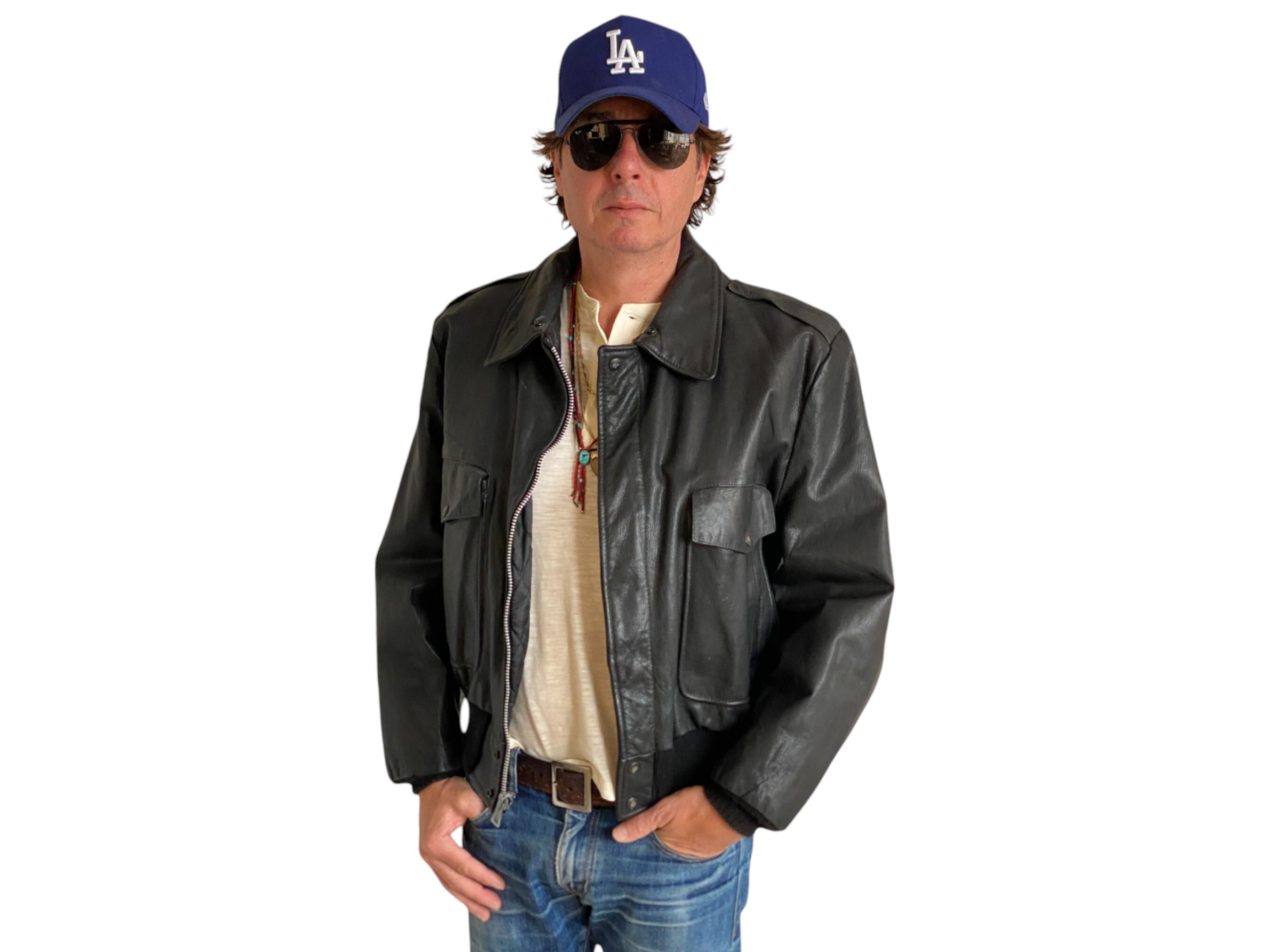 Vintage Black Leather Bomber Flight Jacket – Classic Aviator Style