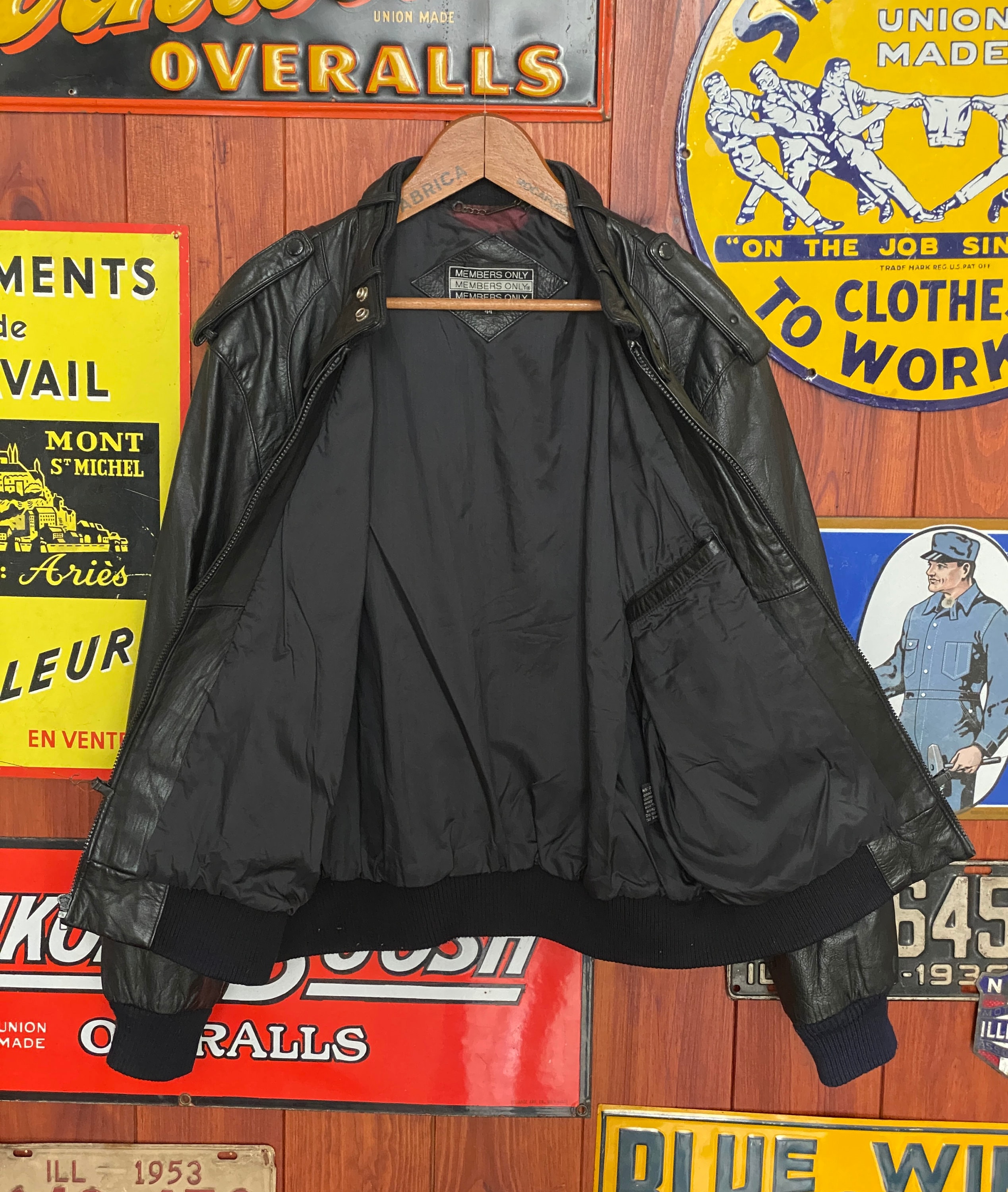 Vintage 80s Members Only Black Leather Jacket – Classic Bomber