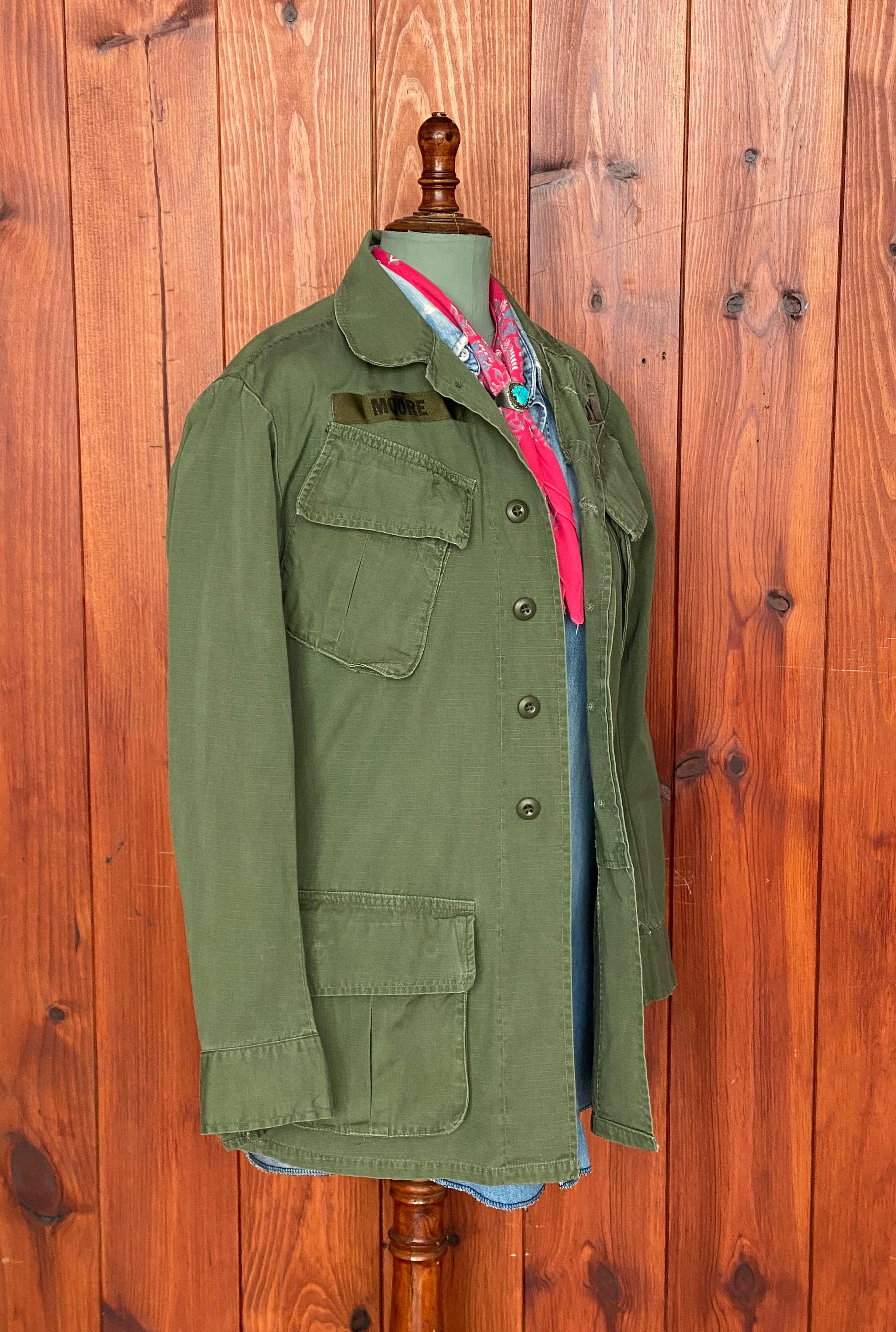 X Small. Authentic 1970 US Army Vintage Tropical Vietnam