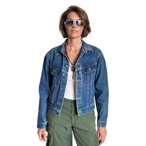 Size 36US / 46EU .  Vintage 80s Lee Denim Jacket – 2 Pockets – Made in USA