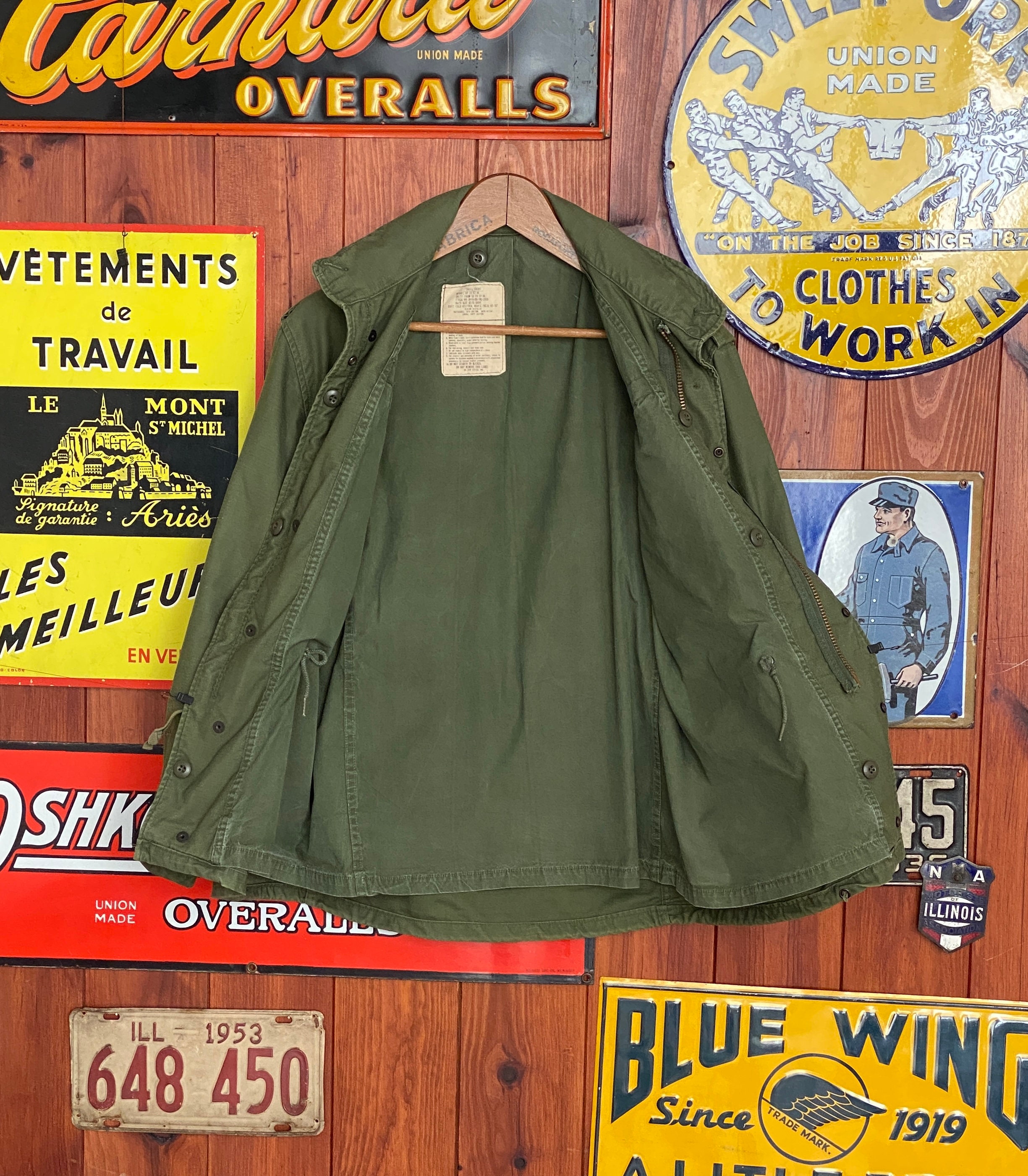 Small Short. Authentic 1978 US Army Vintage M-65 Field