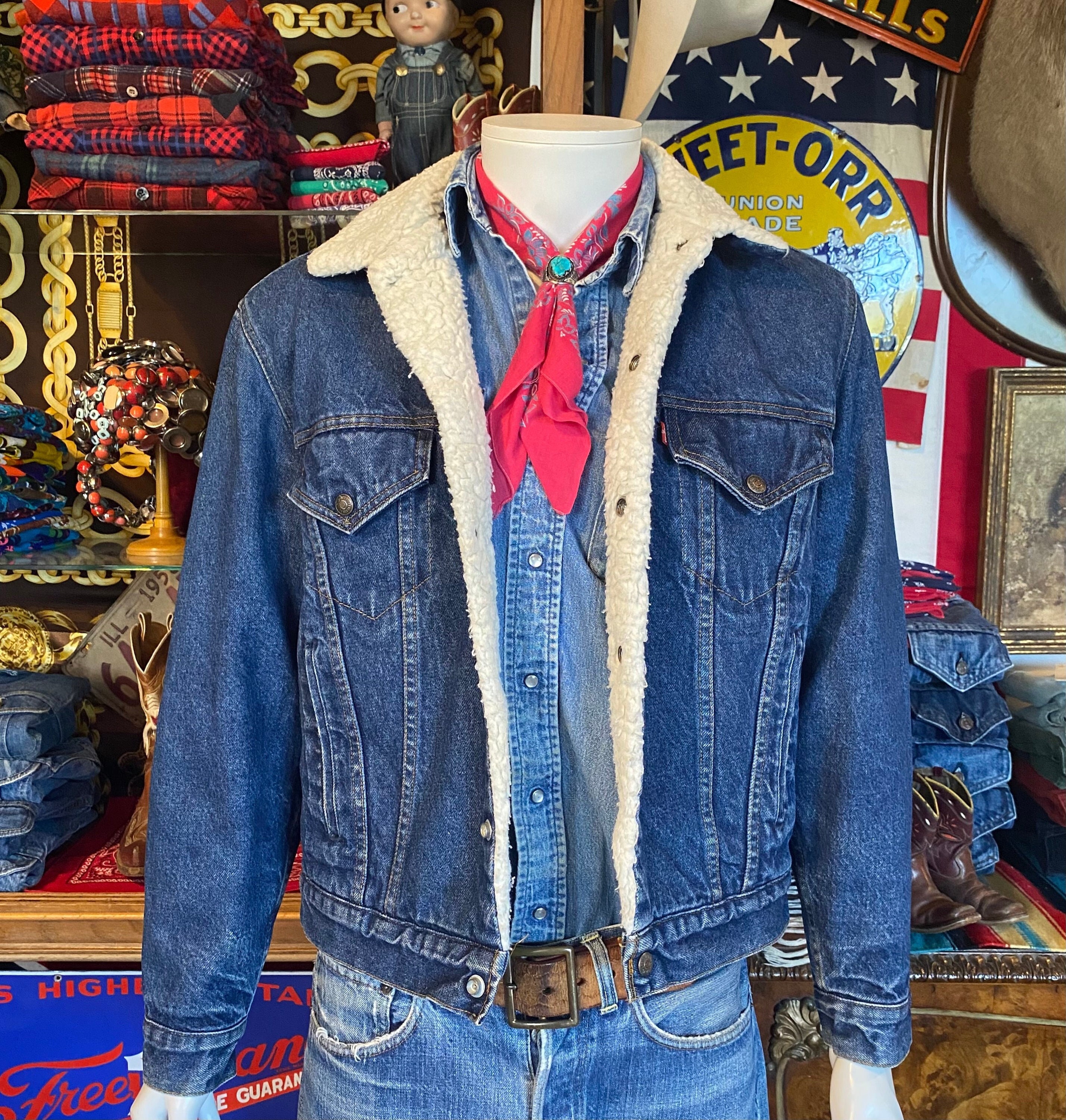 Size 40. Made in USA 80s Vintage Levis 