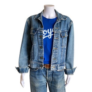 Tamanho 38 EUA / 46 UE Jaqueta jeans Lee vintage dos anos 80. Fabricada nos EUA.