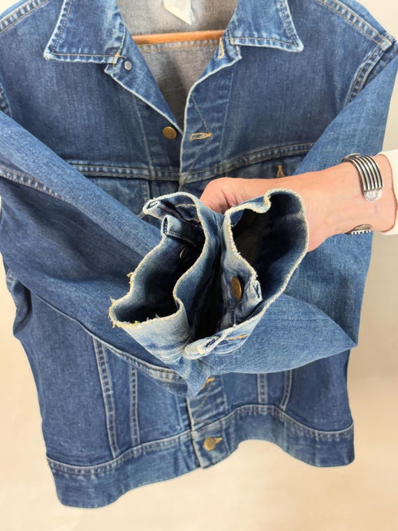 Vintage 1980s Lee Denim Jacket – 2 Chest Pockets – Made in USA