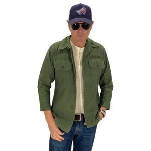 Size Small. Authentic US Army 1965 Vietnam era vintage OG-107 fatigue shirt
