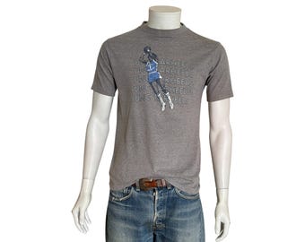 Vintage 1980s UNC Tar Heels Basketball T-Shirt – Retro North Carolina Hoops Tee Made in USA