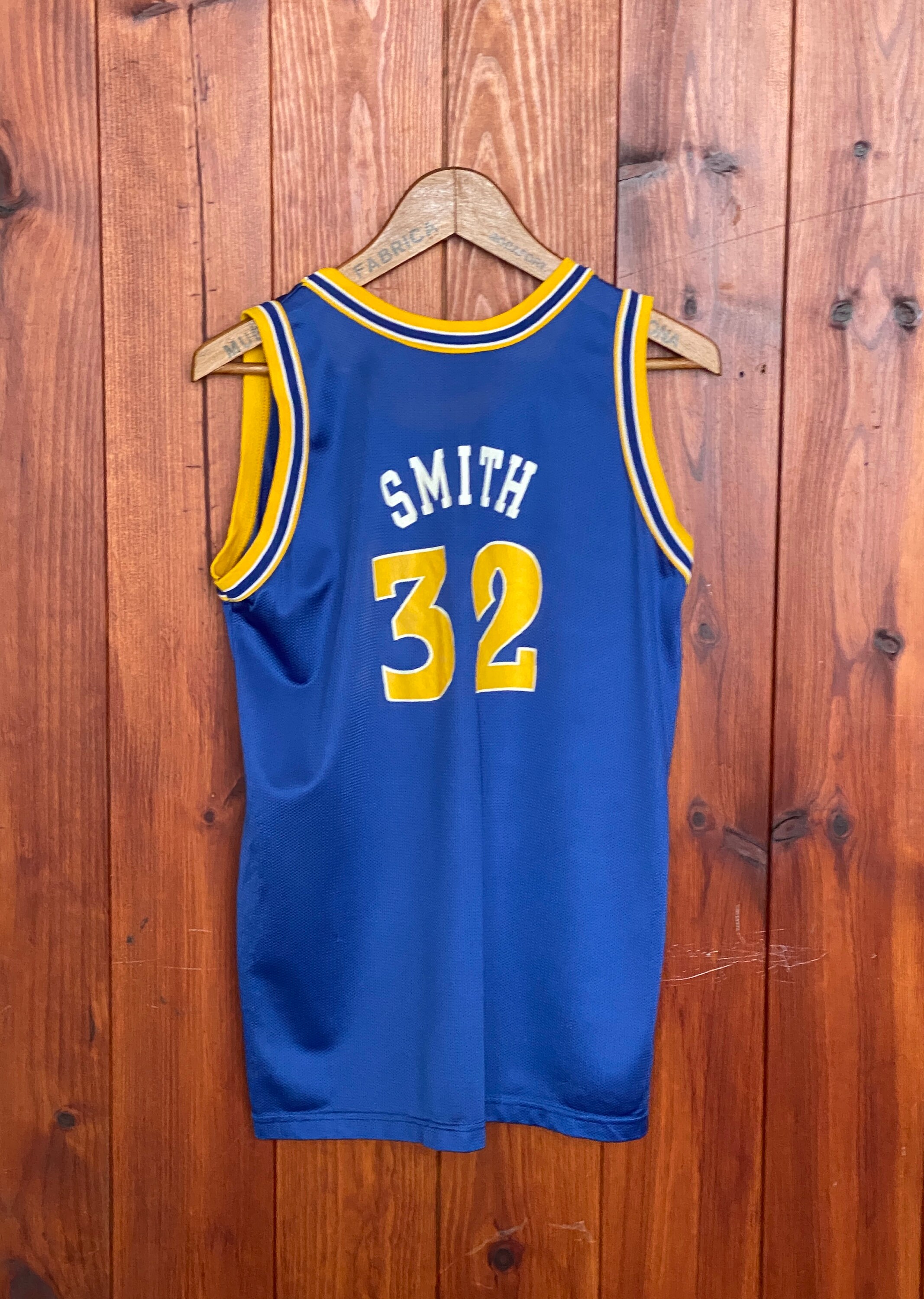 Youth 18-20. Vintage 90s Champion NBA Warriors #32 Smith Jersey