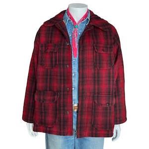 Size 46 (56 euro). Vintage 60s Woolrich plaid wool hunting jacket