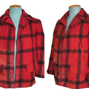 Size Small. Vintage 50s plaid wool hunting jacket Made in USA
