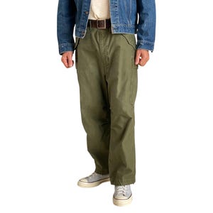 Moyenne courte. pantalon militaire américain M-51 vintage fabriqué aux États-Unis