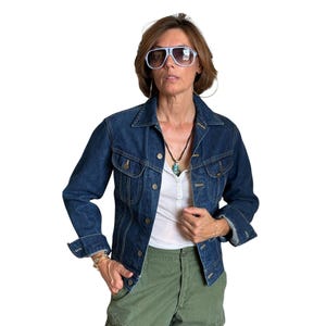 Size 34US / 44EU . Vintage 80s Lee Denim Jacket – 4 Pockets – Made in USA