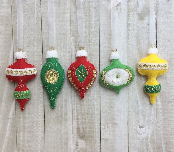 Vintage Style Christmas Ornament Kit DIY, Makes 5 Bright, Felt Embroidery  Sewing Pattern, Wool Felt, Sequins, Hand Sewing Pattern Craft 