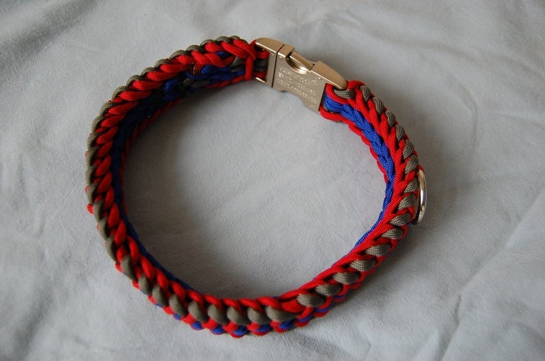 Paracord Necklace image 3