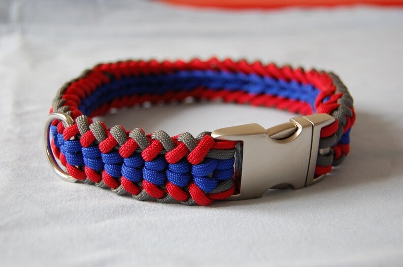 Paracord Necklace image 1