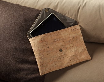 Tablet case, for I Pad, in cork, in vegetable leather, waterproof, resistant, padded, customized sizes on request