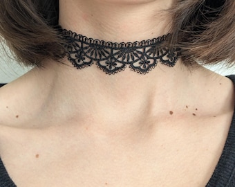 Black Lace Choker: Gothic Victorian Scalloped Necklace