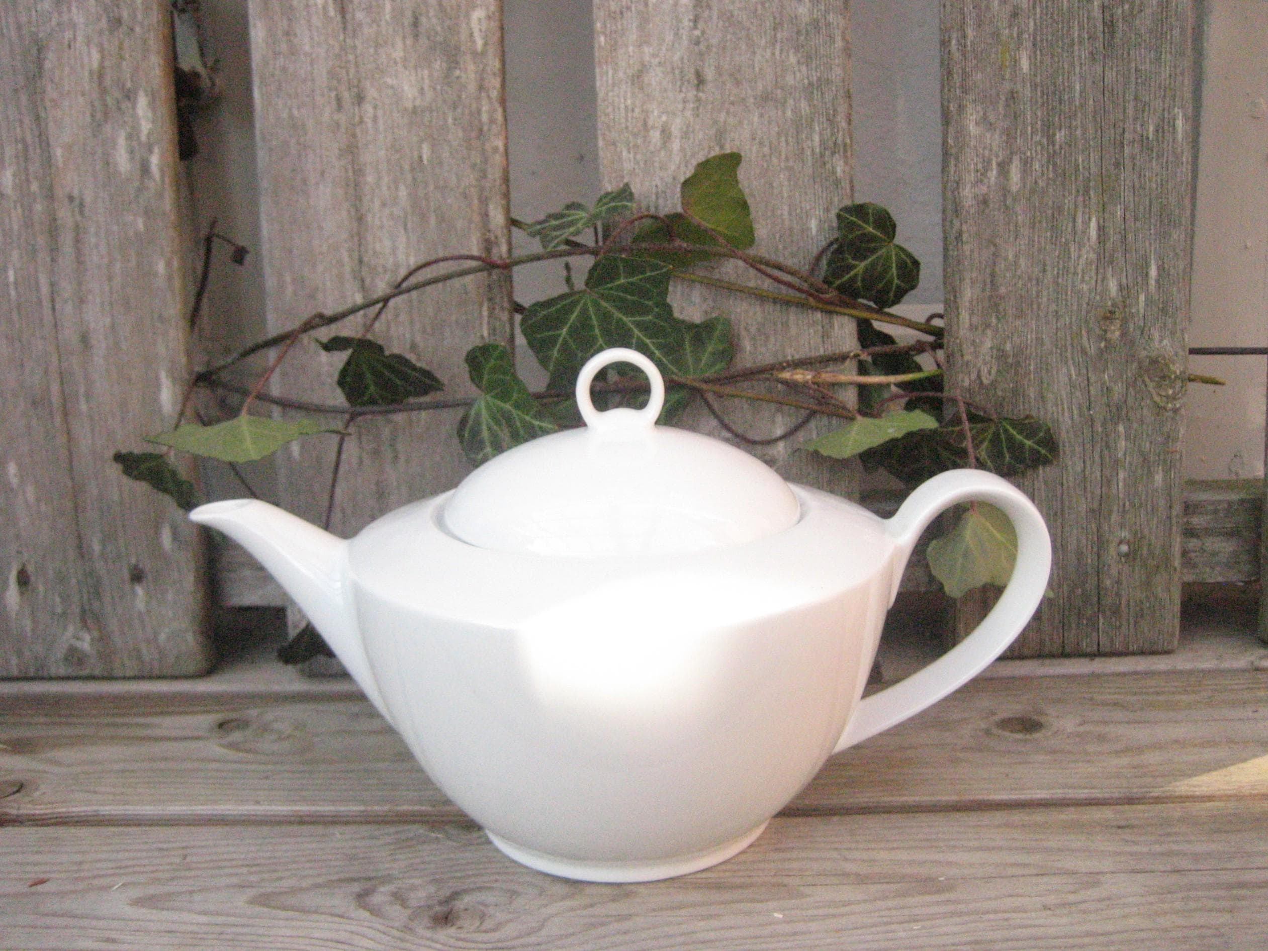 Elegant white teapot from Winterling