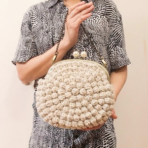 Handknitted Crochet bubble bag - Metal frame bag - Kiss lock round bag