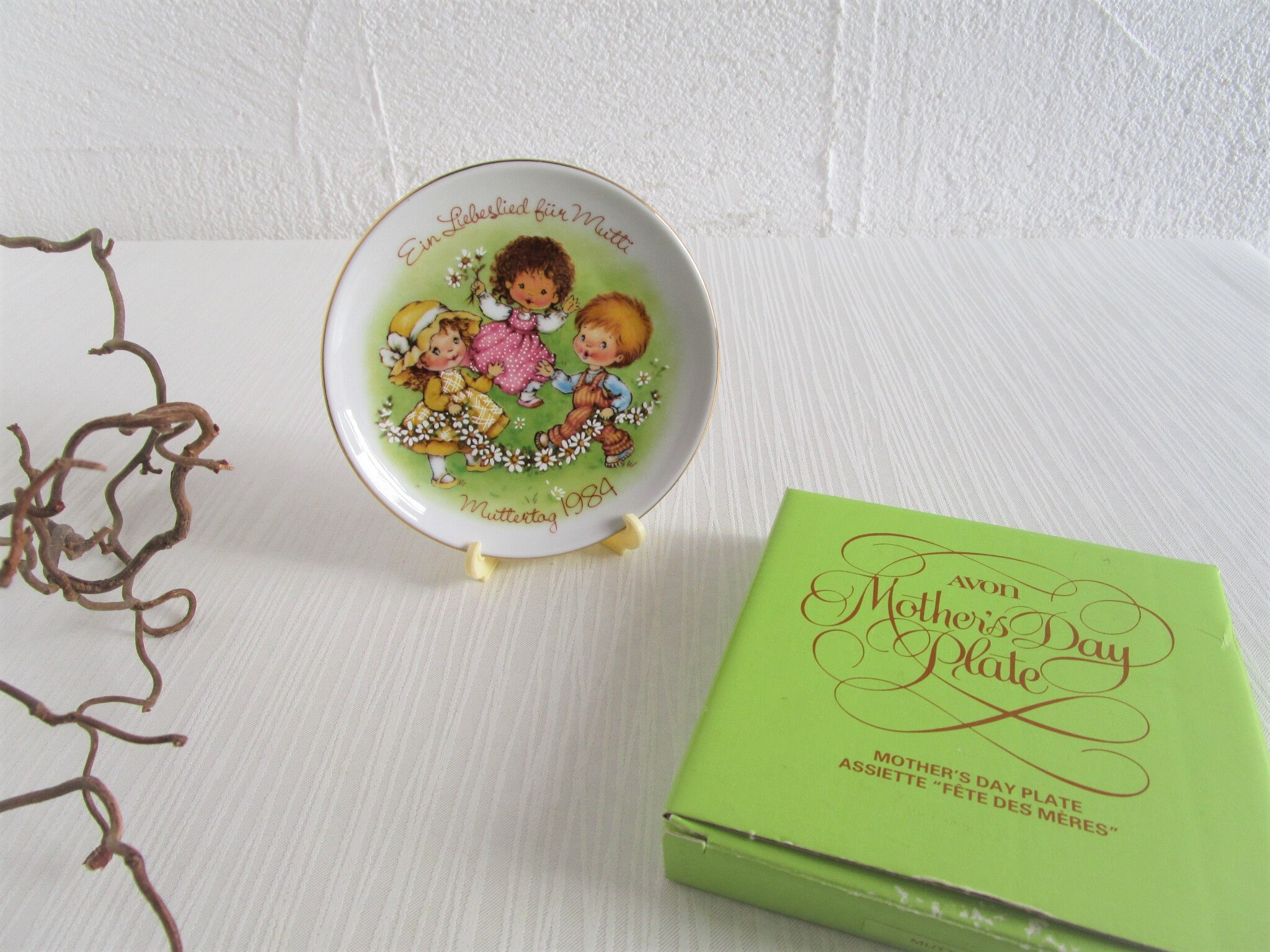 Mother's Day Collection Plate Avon 1984 Porcelain Gift