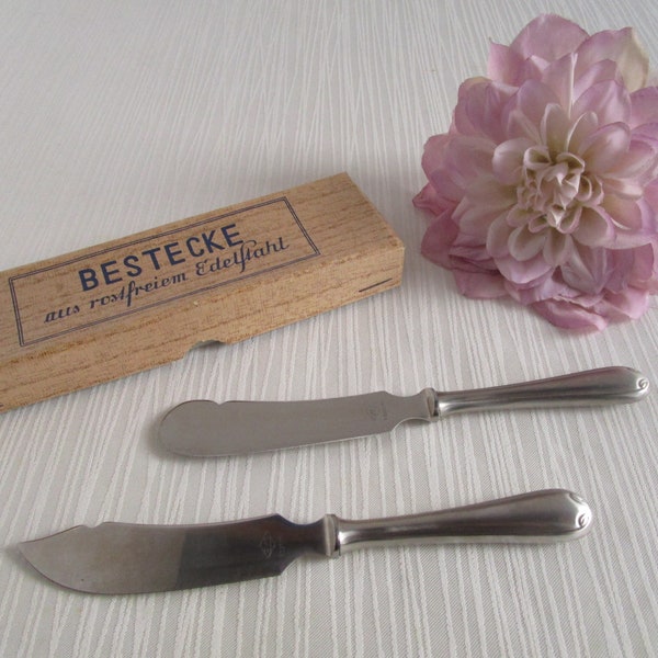 2 vintage knives butter knife cheese knife stainless