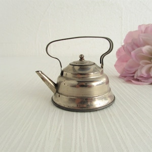 Vintage doll&#39;s kitchen kettle collect rare dollhouse dollhouse