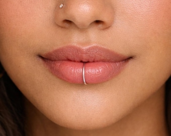 Anello per labbra super sottile calibro 20 / Argento sterling o oro 14k riempito / Anello per labbra sottile / Gioielli per labbra minimali / Cerchio piccolo