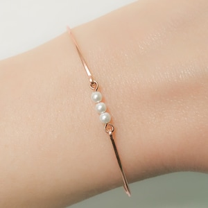 Delicate Pearl Bracelet - Thin Dainty Pearl Bracelet - Stacking Bracelet - June Birthstone