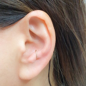 Piccolo polsino per l'orecchio - Piercing finto - Orecchino finto anti-trago - Polsino anti-trago - Anello per l'orecchio finto
