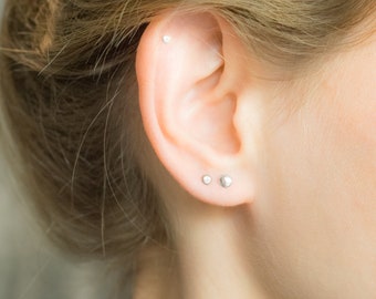Orecchino a cerchio sottile con elica: gioielli in argento sterling per cartilagine - Italia