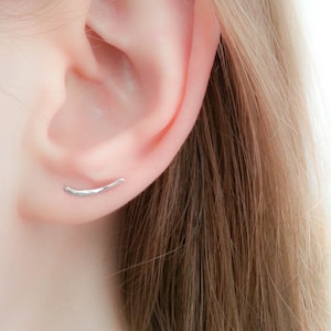 Orecchini Ear Climber in argento, piccoli orecchini a barra, orecchini Crawler, orecchini a perno per cartilagine, orecchini a perno in argento, regalo per lei