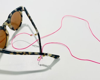 Brillenband aus feiner Nylonkordel | Neon Brillenkette in vielen Farben | Dezenter Brillenschmuck & Accessoire für Brillen