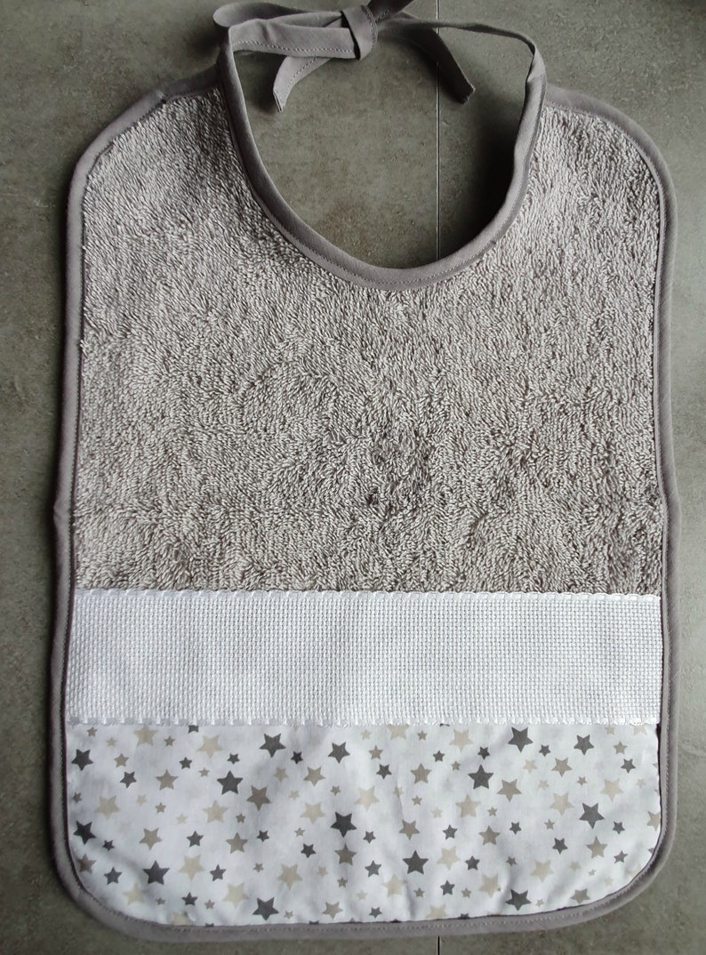Bib embroidered with baby/'s first name or embroidery