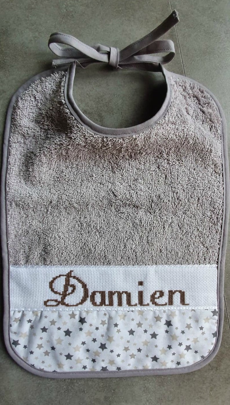 Bib embroidered with baby/'s first name or embroidery