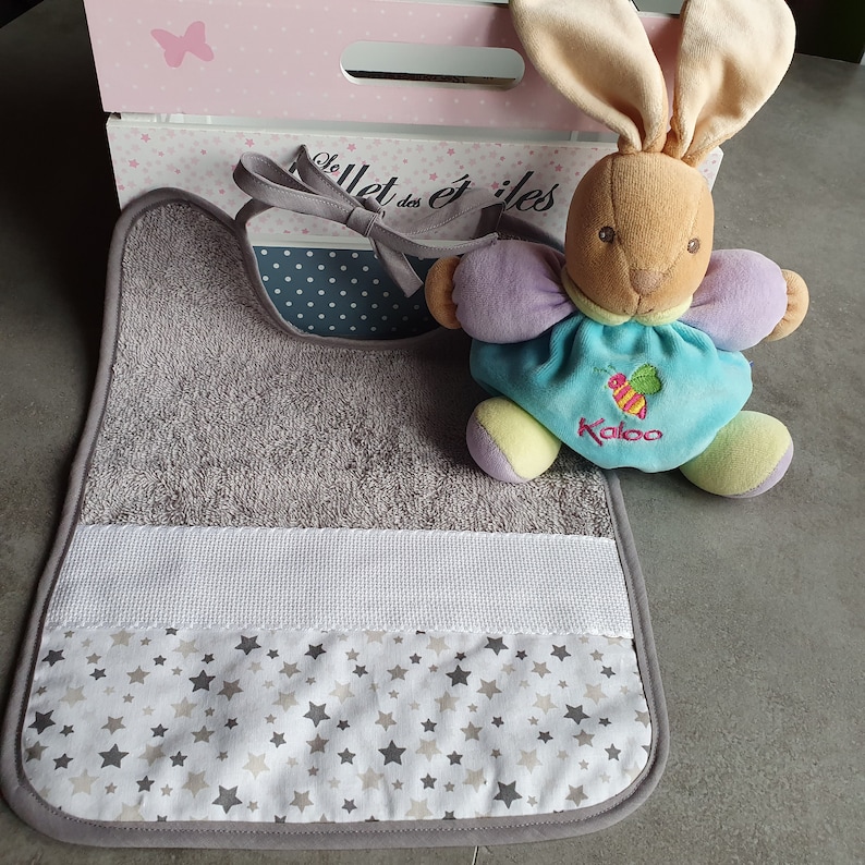 Bib embroidered with baby/'s first name or embroidery